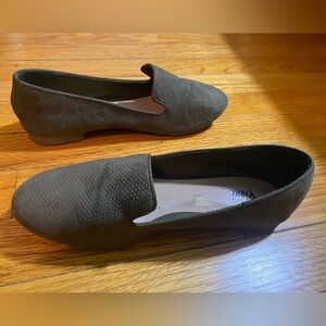 Fioni Dark Green Flats
